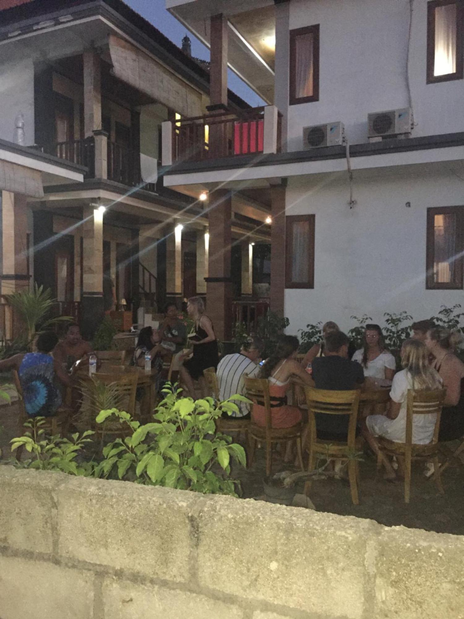 Bima Homestay Lembongan Екстериор снимка
